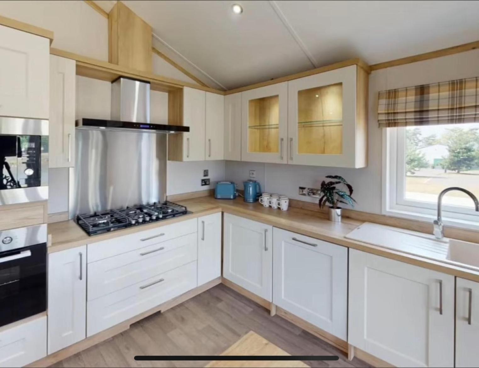 Golden Anchor - The Oakland Lodge - Coastal Caravan Breaks Chapel Saint Leonards Exterior foto